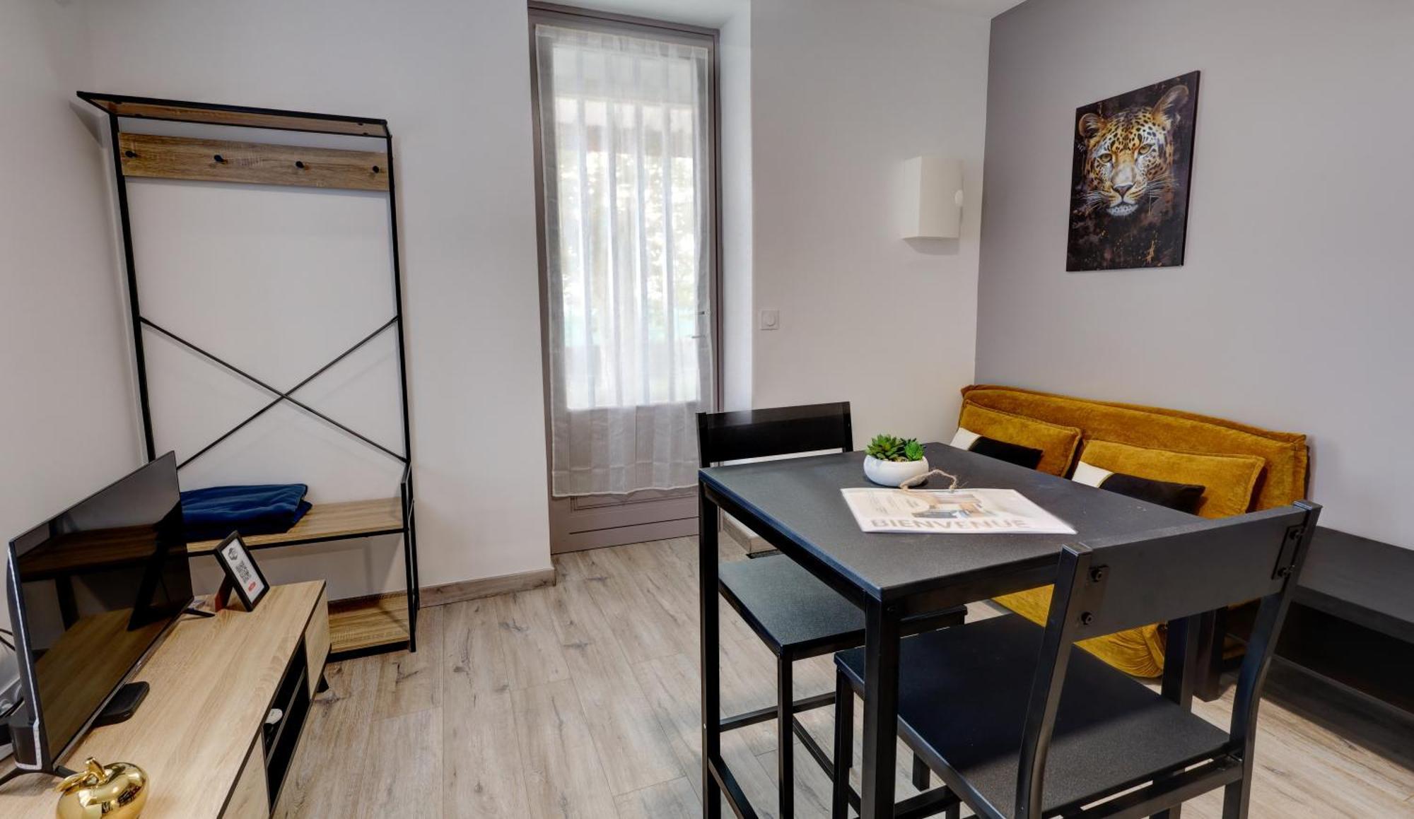 Le Westy 2 Apartment Hieres-Sur-Amby ภายนอก รูปภาพ