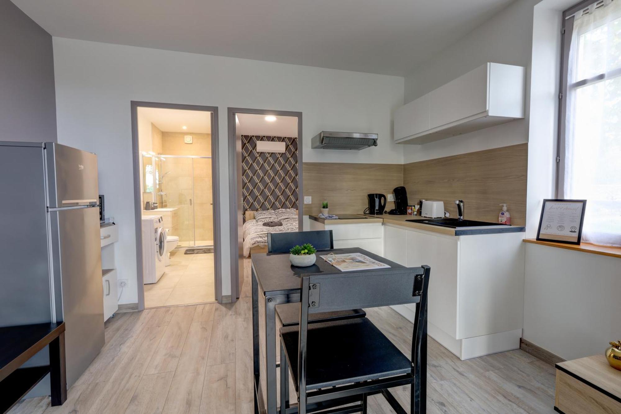 Le Westy 2 Apartment Hieres-Sur-Amby ภายนอก รูปภาพ