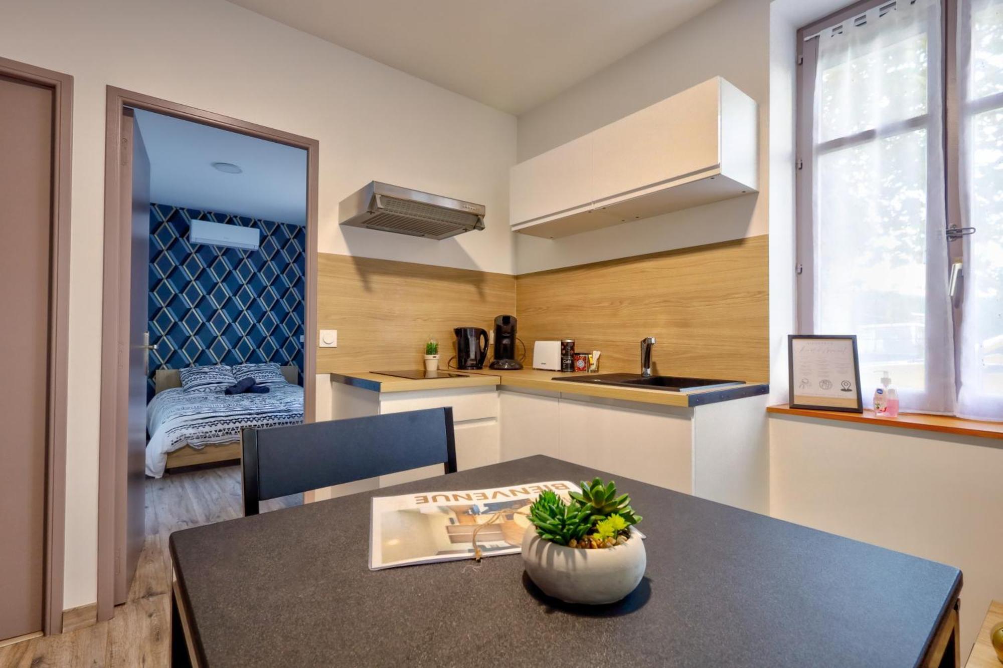 Le Westy 2 Apartment Hieres-Sur-Amby ภายนอก รูปภาพ